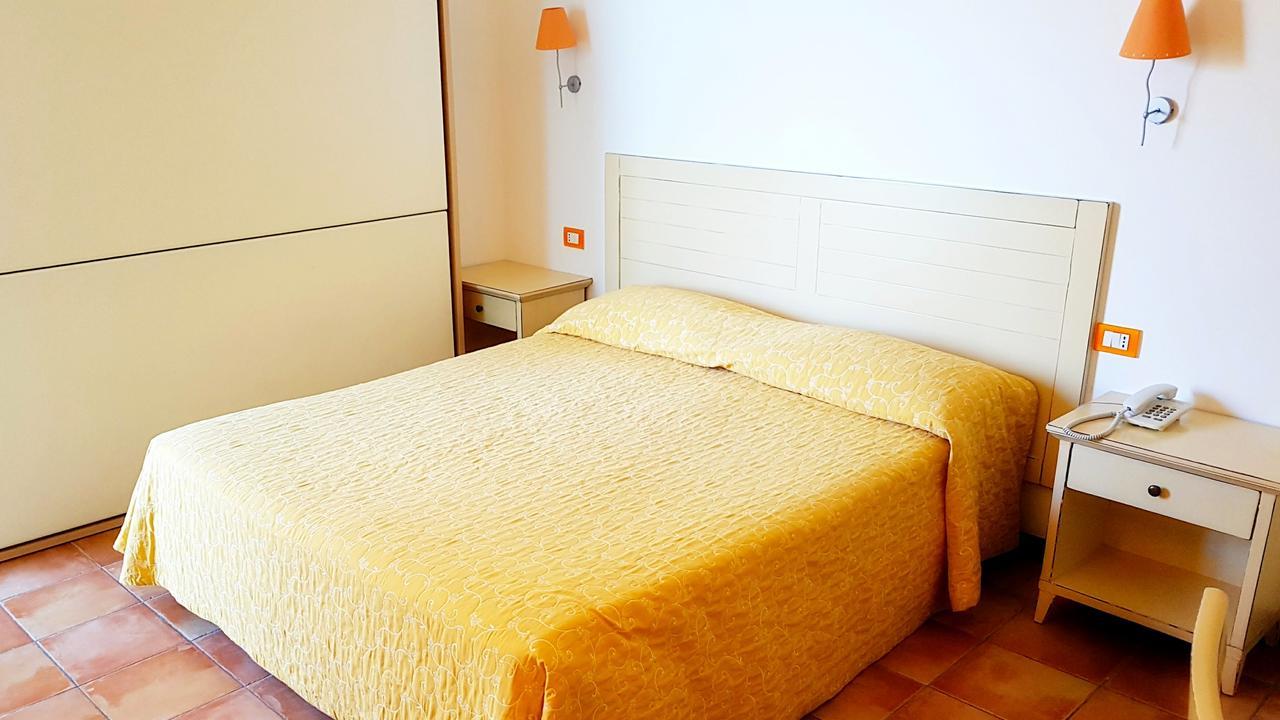 Hotel Villa Tramonto Direttamente Sul Mare San Vincenzo Zewnętrze zdjęcie