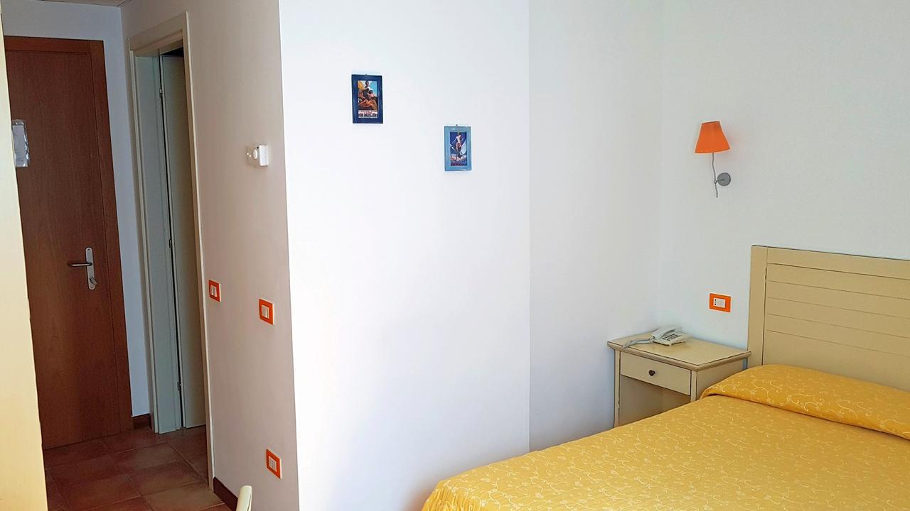 Hotel Villa Tramonto Direttamente Sul Mare San Vincenzo Zewnętrze zdjęcie