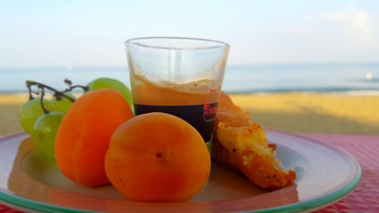 Hotel Villa Tramonto Direttamente Sul Mare San Vincenzo Zewnętrze zdjęcie